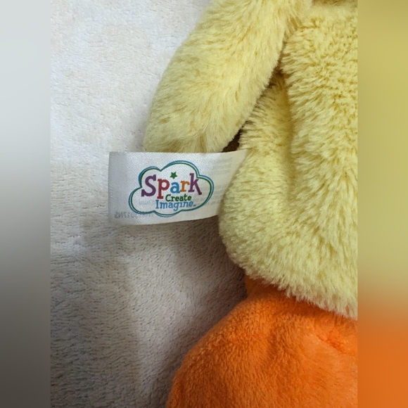 Puppet. Spark Create Imagine Duck puppet. Quacking sound in beak. - Picture 3 of 4